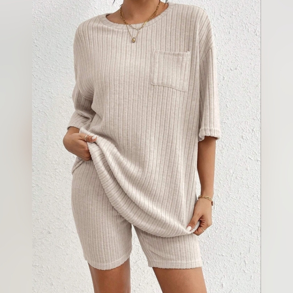 Lovely Rosetta Pants - Beige Women's Ribbed Shorts Set